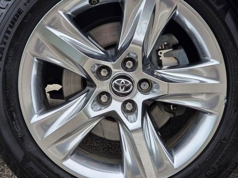 Used 2019 Toyota Highlander Limited Platinum AWD/4WD image 22