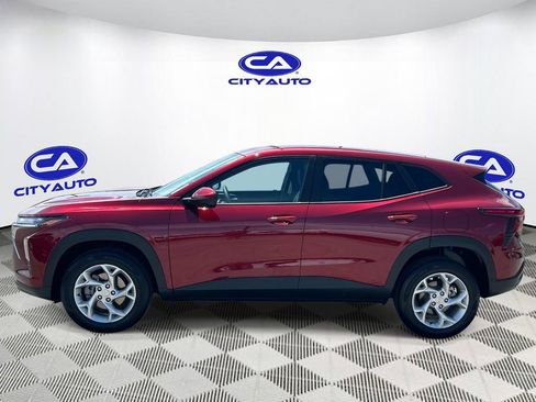 Used 2025 Chevrolet Trax LS w/ LS Convenience Package FWD image 8