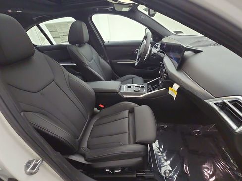 New 2025 BMW 330i xDrive Sedan w/ Convenience Package AWD/4WD image 29
