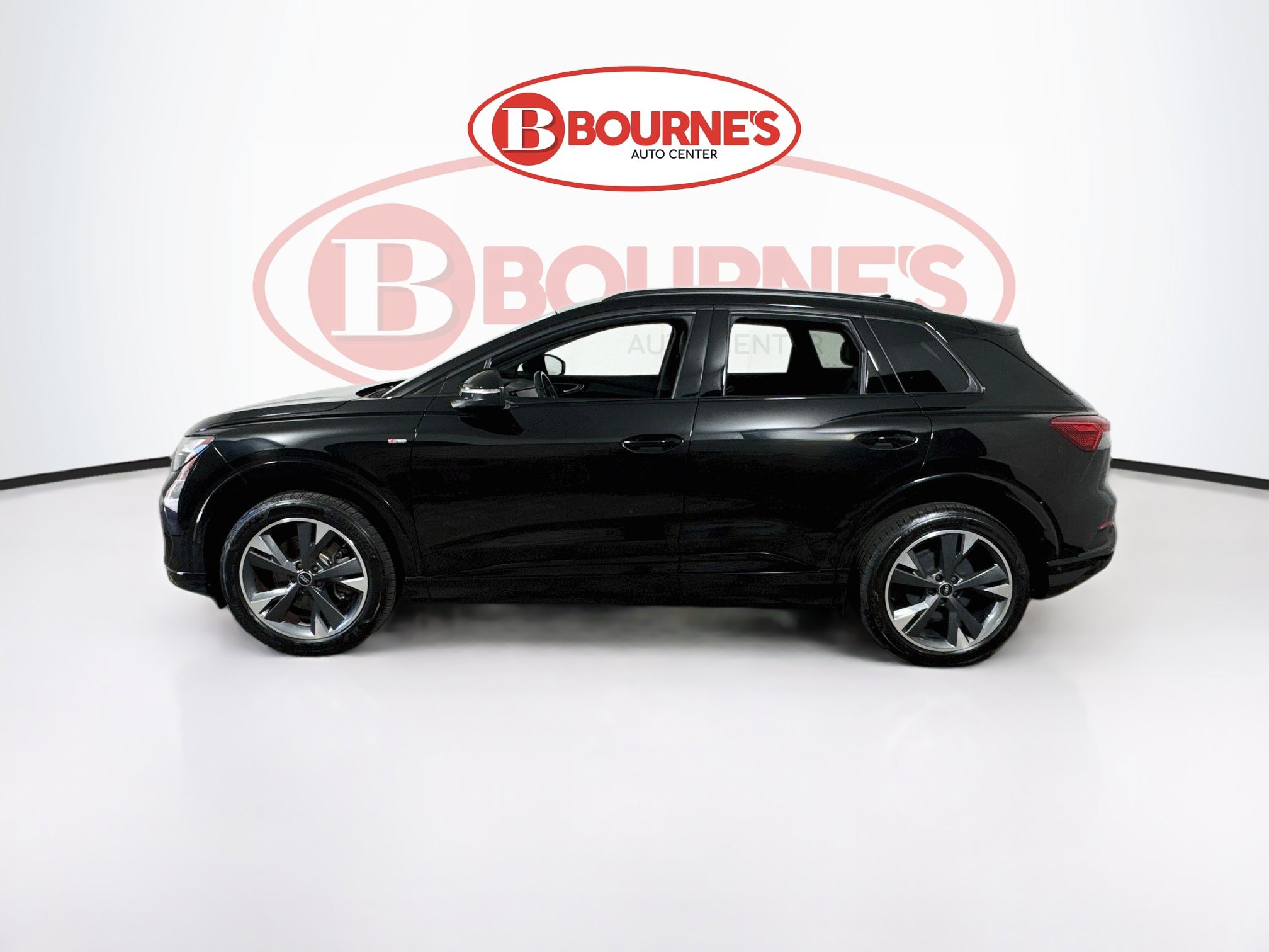 Used 2024 Audi Q4 e-tron Premium Plus AWD/4WD image 8