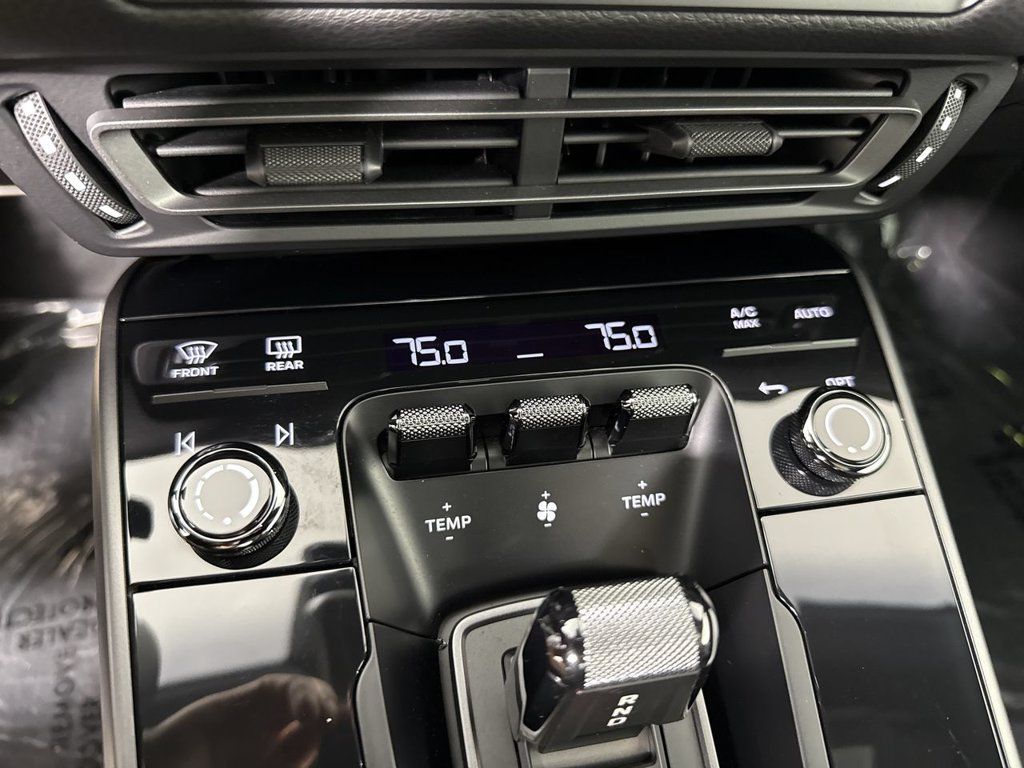 Certified 2024 Porsche 911 Carrera 4 AWD/4WD image 30