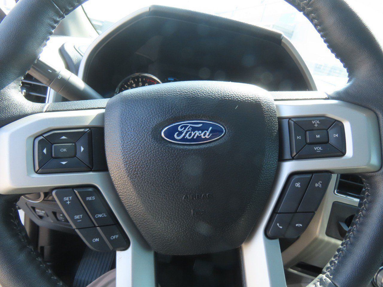 Used 2018 Ford F150 Lariat w/ Equipment Group 502A Luxury RWD image 28