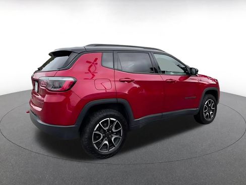 Used 2025 Jeep Compass Trailhawk AWD/4WD image 16