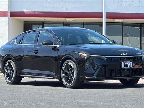 New 2026 Kia K4 GT-Line FWD image 2