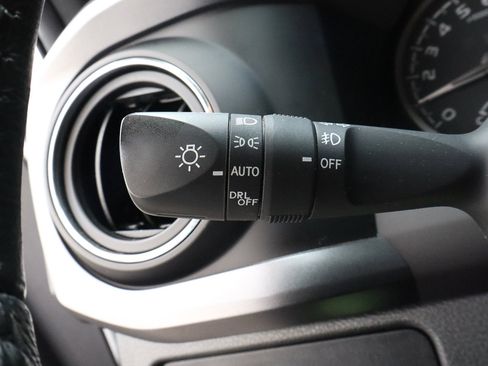 Used 2022 Toyota Tacoma TRD Off-Road image 20