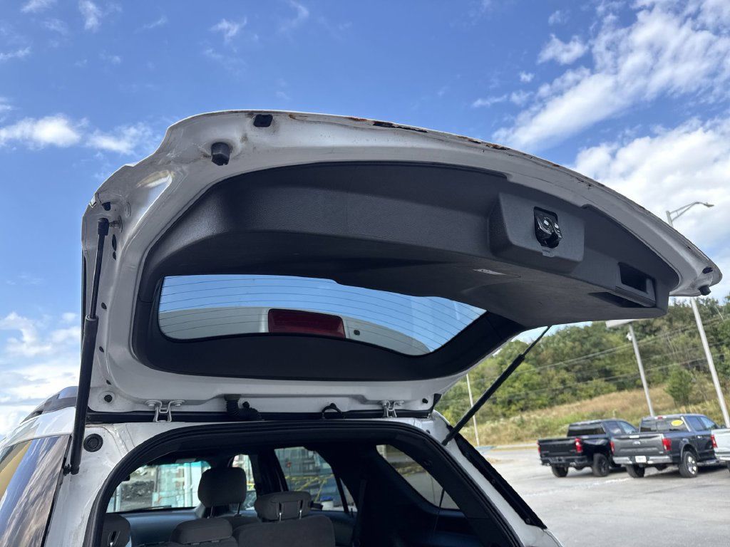 Used 2014 Ford Explorer XLT AWD/4WD image 38
