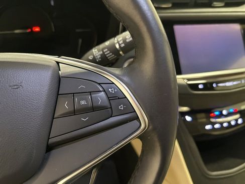 Used 2018 Cadillac XT5 Luxury w/ Driver Awareness Package image 20