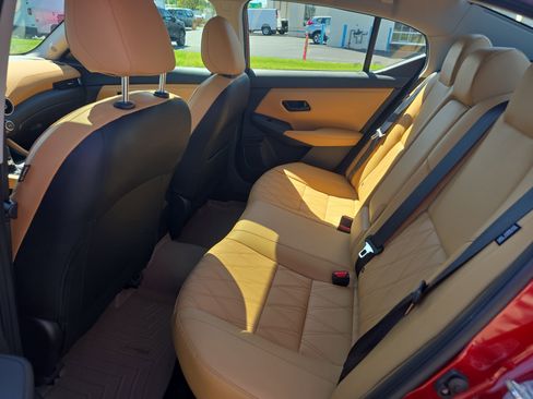 Used 2024 Nissan Sentra SV w/ SV Premium Package image 12