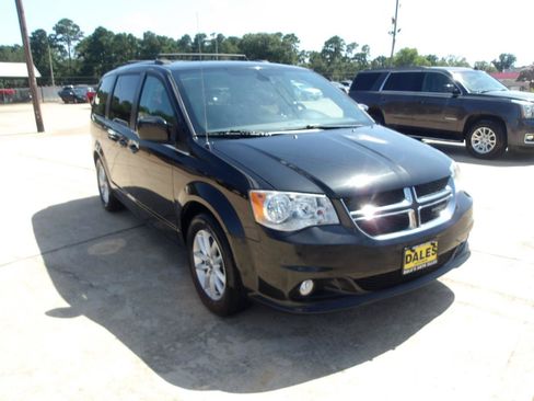 Used 2019 Dodge Grand Caravan SXT FWD image 4
