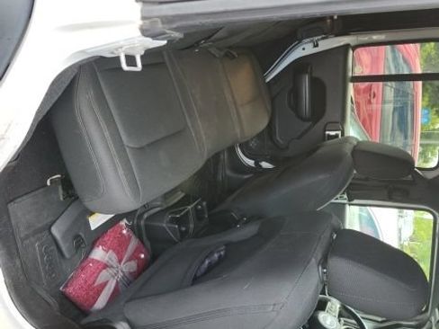 Used 2018 Jeep Wrangler Unlimited Sport S AWD/4WD image 10