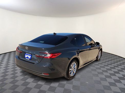 Used 2025 Toyota Camry LE image 4