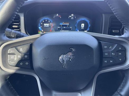 Used 2025 Ford Bronco Badlands image 20