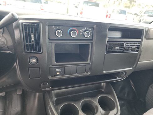 Used 2007 Chevrolet Express 3500 image 28