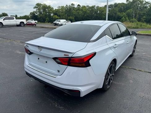 Used 2023 Nissan Altima 2.5 SR FWD image 3
