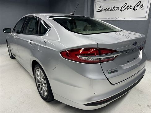 Used 2017 Ford Fusion Energi SE image 4