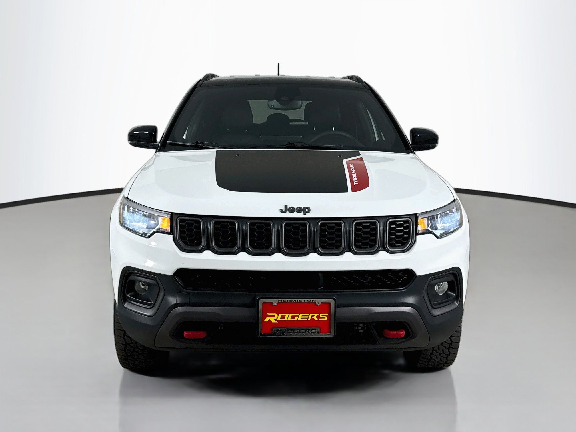Used 2024 Jeep Compass Trailhawk AWD/4WD image 2