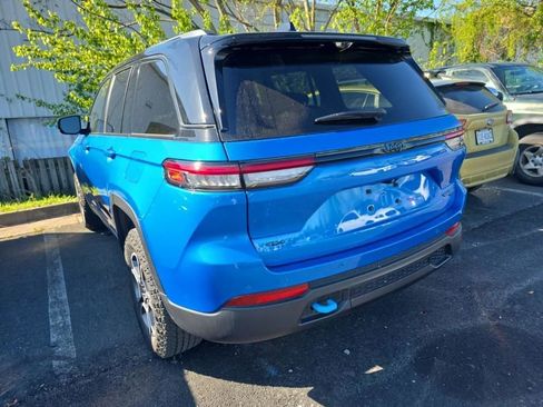 Used 2022 Jeep Grand Cherokee Trailhawk w/ Advanced Protech Group II image 2