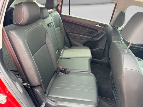 Used 2023 Volkswagen Tiguan SE w/ Panoramic Sunroof Package AWD/4WD image 27