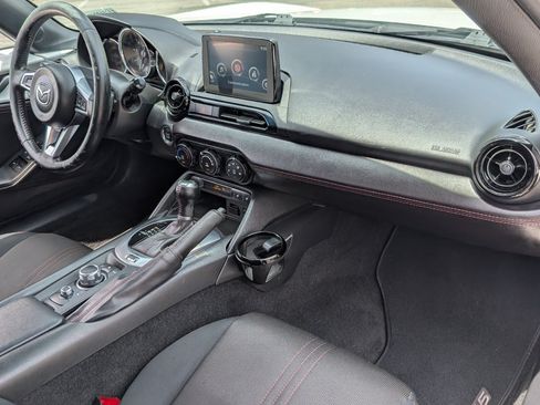 Used 2019 MAZDA MX-5 Miata Club RWD image 8