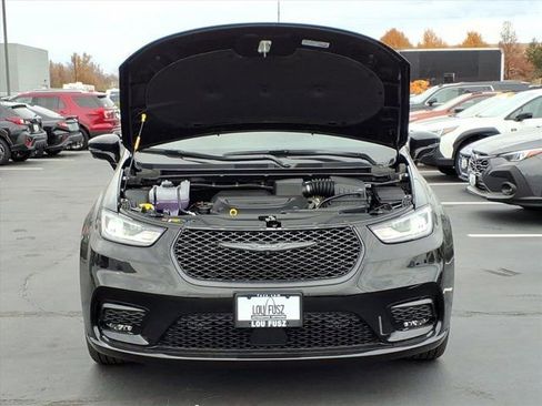 New 2026 Chrysler Pacifica Limited w/ S Appearance Package FWD image 22