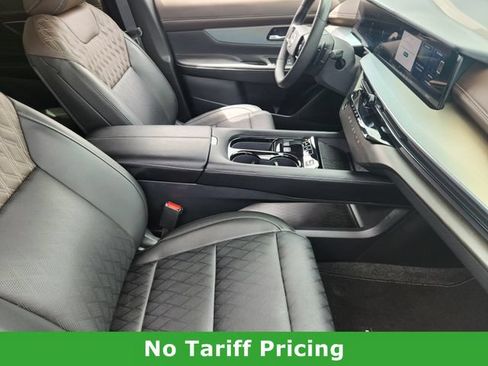 Certified 2025 Nissan Murano Platinum AWD/4WD image 13