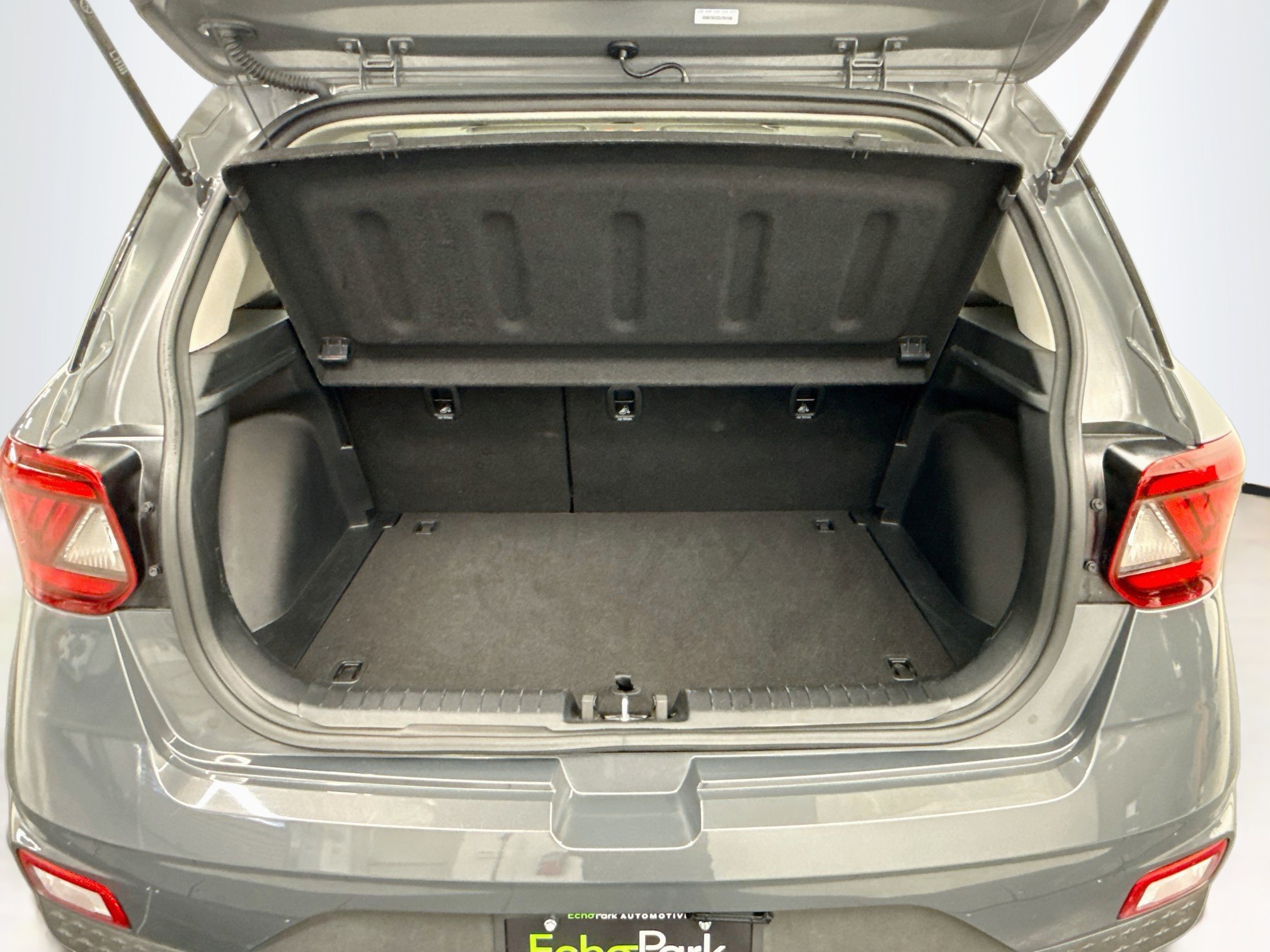 Used 2025 Hyundai Venue SEL FWD image 29