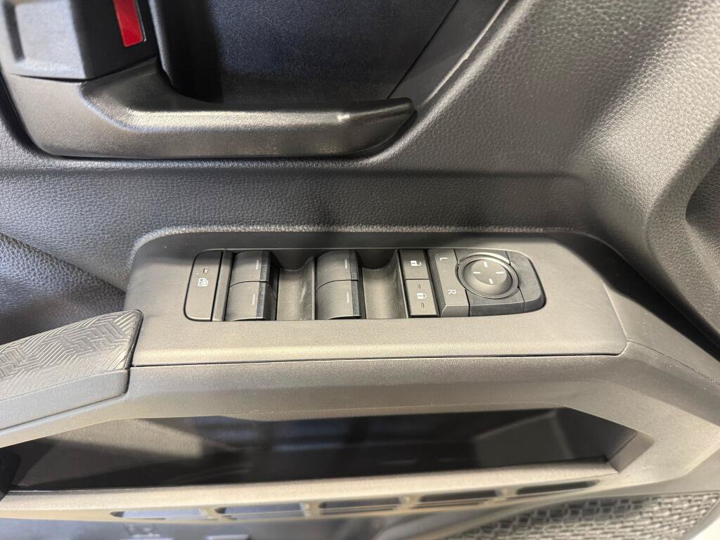 Certified 2024 Toyota Tacoma SR5 AWD/4WD image 25