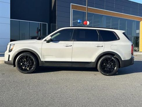 Used 2022 Kia Telluride EX w/ EX Premium Package image 4