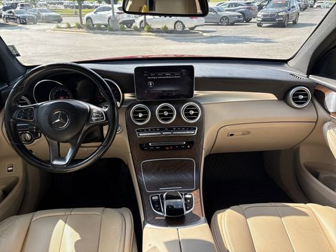Used 2018 Mercedes-Benz GLC 300 4MATIC image 29