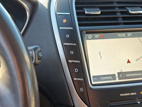 Used 2019 Lincoln Nautilus Select image 15