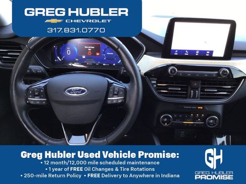 Used 2021 Ford Escape Titanium w/ Titanium Elite Package AWD/4WD image 2