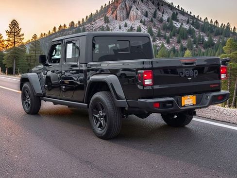 Used 2021 Jeep Gladiator Sport AWD/4WD image 5