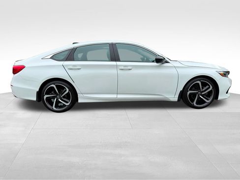 Used 2022 Honda Accord Sport image 8