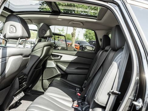 Used 2025 Acura MDX SH-AWD w/ Technology Package image 23
