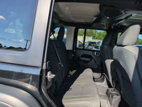 Used 2024 Jeep Wrangler Unlimited Sport AWD/4WD image 29
