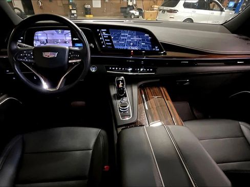 Used 2022 Cadillac Escalade ESV Luxury image 15