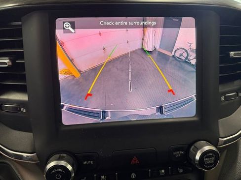 Used 2019 RAM 1500 Laramie AWD/4WD image 15