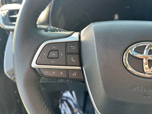 Used 2025 Toyota Sienna XLE w/ XLE Plus Package AWD/4WD image 20