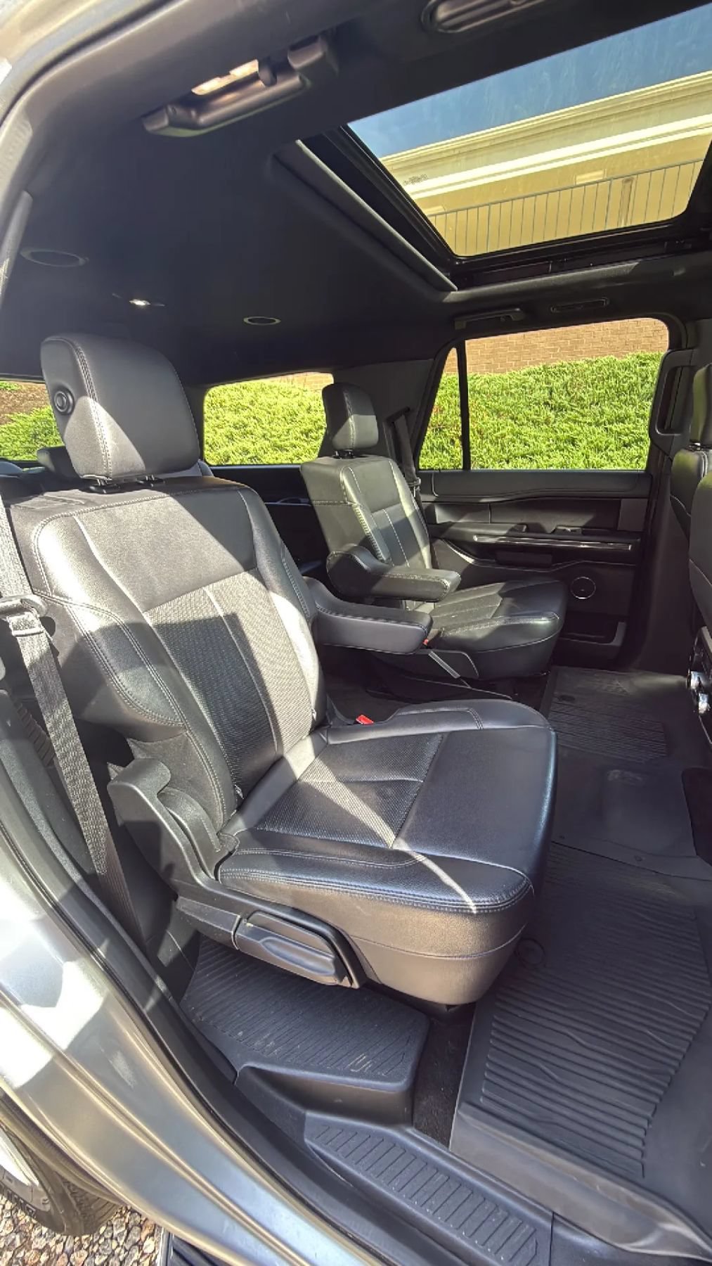 Used 2020 Ford Expedition XLT w/ Equipment Group 202A RWD image 41