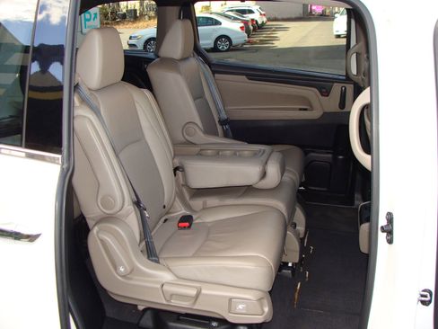 Used 2019 Honda Odyssey Elite image 11