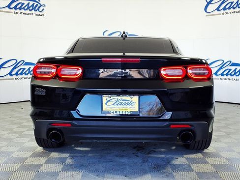 Used 2021 Chevrolet Camaro LT image 4