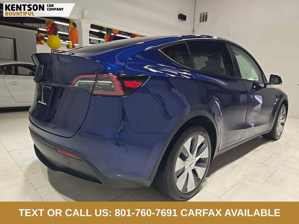 Used 2024 Tesla Model Y Long Range AWD/4WD image 4
