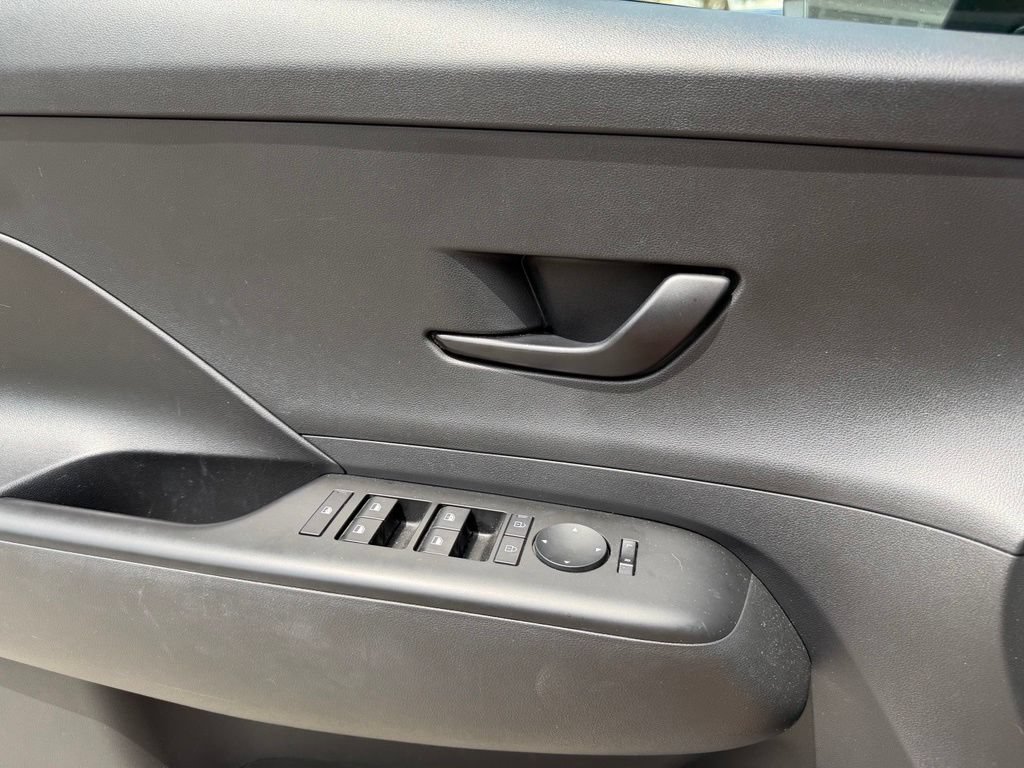 Used 2024 Hyundai Kona SEL FWD image 29
