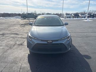Used 2023 Toyota Corolla LE video 3