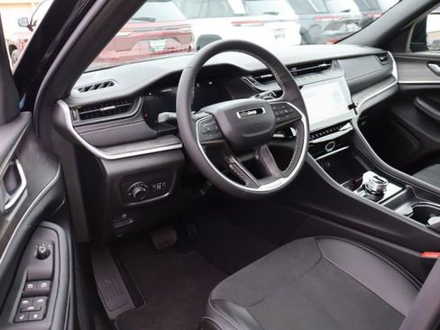 New 2026 Jeep Grand Cherokee Altitude AWD/4WD image 16