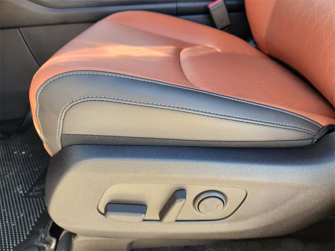 New 2026 Kia Carnival EX image 17