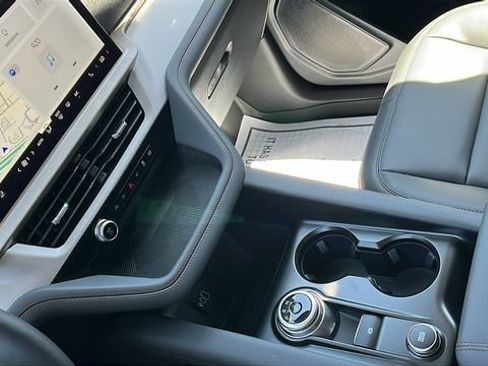 New 2026 Ford Explorer Active w/ Active Comfort Package RWD image 28