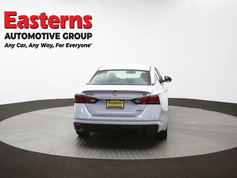 Used 2023 Nissan Altima 2.0 SR FWD image 39