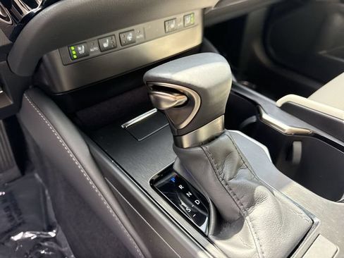 Certified 2024 Lexus ES 350 w/ Premium Package FWD image 20