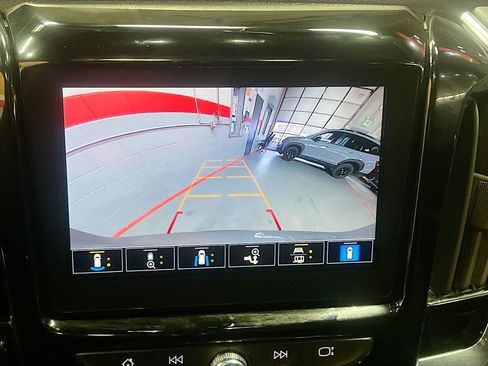 Used 2023 Chevrolet Traverse RS image 14